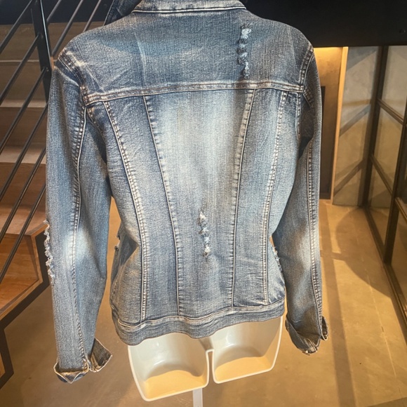 Casual, comfortable, distressed, stylish, denim jacket - Picture 10 of 13